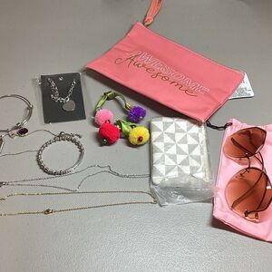 (Bundle # 10) Women's Accessory Bundle